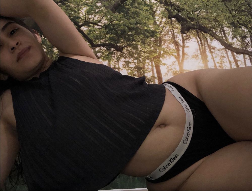 petitelatina23 OnlyFans profile picture