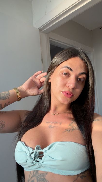 larareal OnlyFans picture