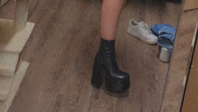 r0yal.feet OnlyFans profile picture