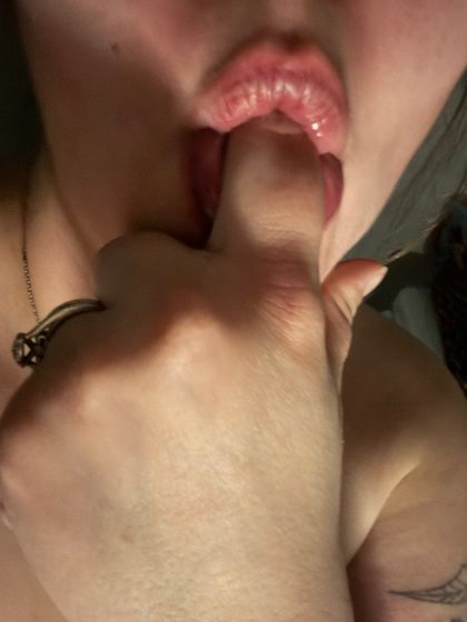 littleorphananne OnlyFans picture