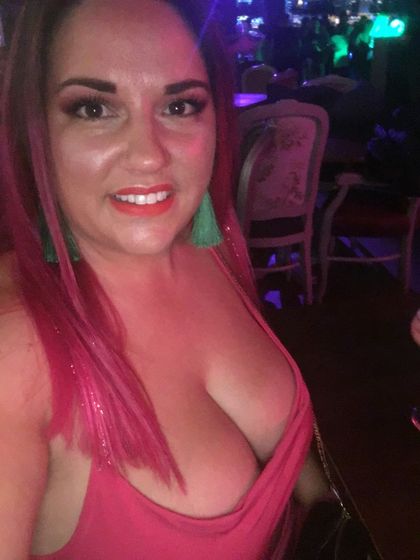hot.wife OnlyFans picture