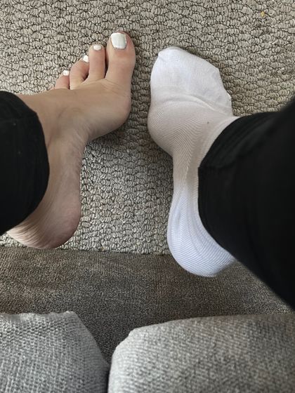 petitelilfeet2 OnlyFans picture