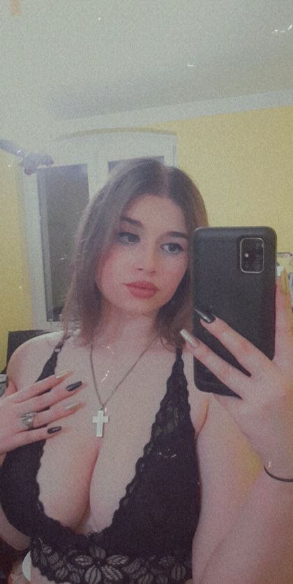 avepie OnlyFans picture