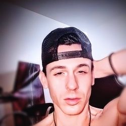 ethanbell OnlyFans picture