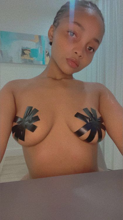 onlythulielola1 OnlyFans picture