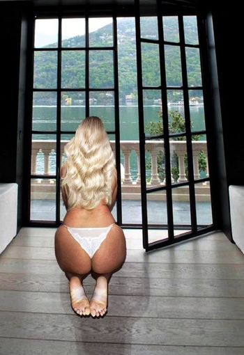 Southern Ass and Toes