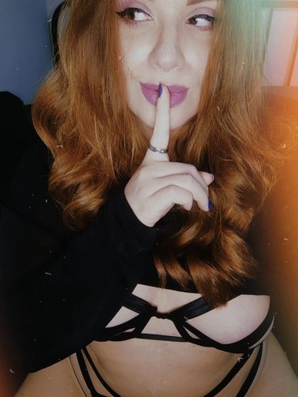 bella.redhead OnlyFans picture