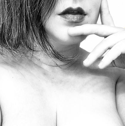lauramaebenot OnlyFans picture