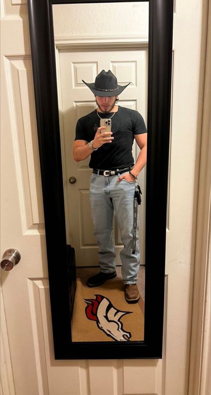 jonathan992000 OnlyFans picture