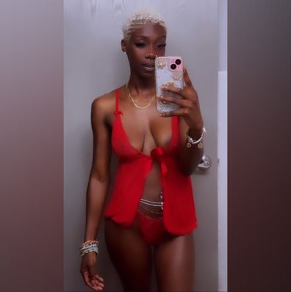 akosuaadjeiwa OnlyFans picture