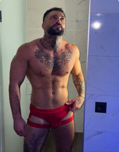 aaronarcos OnlyFans picture