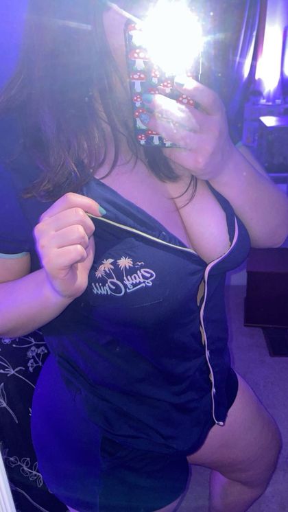 pawgkarlygray OnlyFans picture