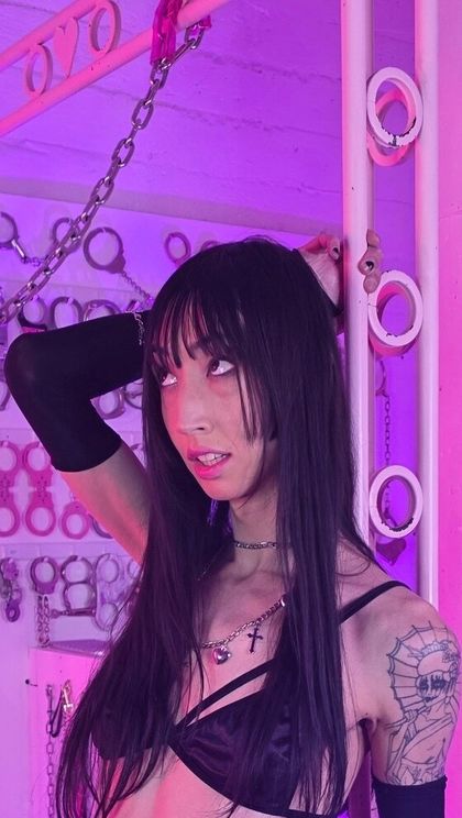 maezi666 OnlyFans picture