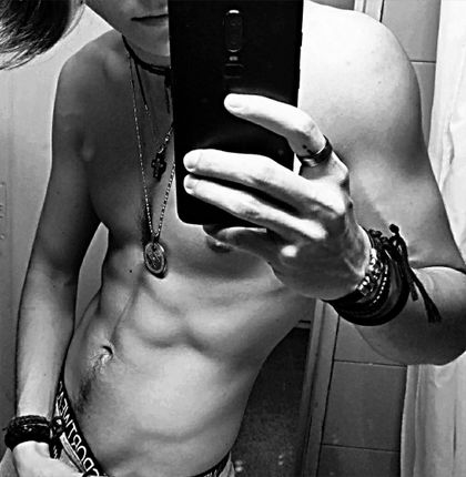 edgetswilder OnlyFans picture