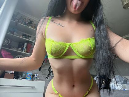 meg200021 OnlyFans picture