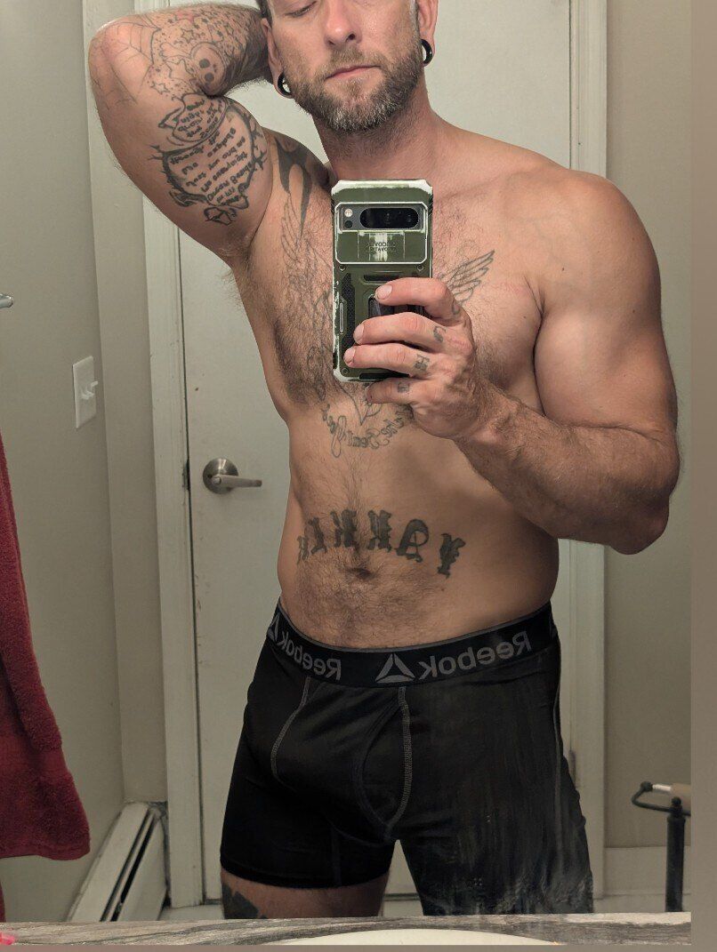 yourlocaldilf420 OnlyFans profile picture