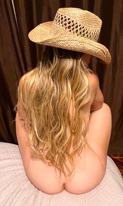 willowwhispersfree OnlyFans picture