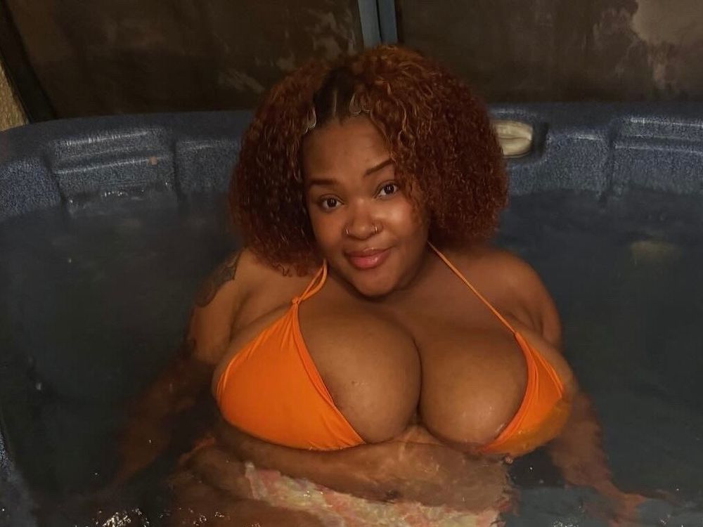 bustyebonyslxt OnlyFans profile picture