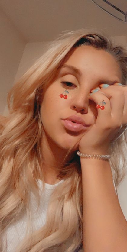 nikolecharles22 OnlyFans picture