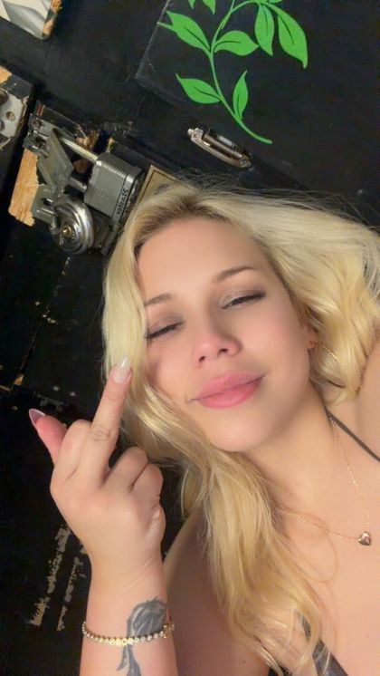 demiswrld OnlyFans picture