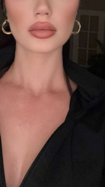 luxuriousliv OnlyFans picture