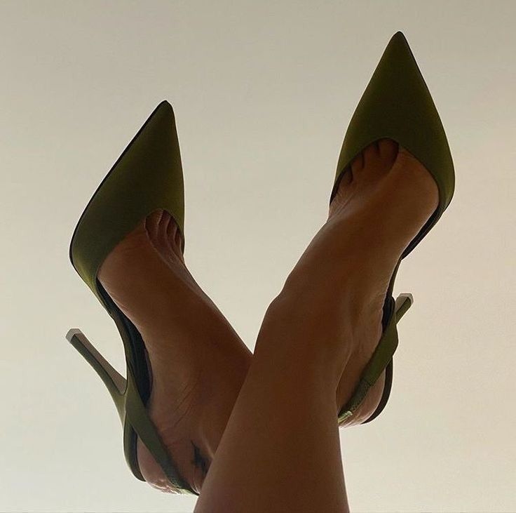 girlss2feet4one OnlyFans profile picture