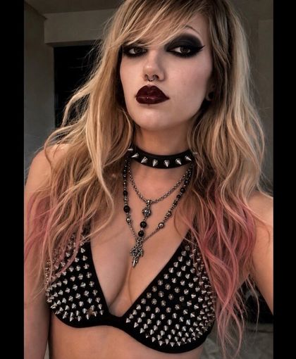 violetxnightshade OnlyFans picture