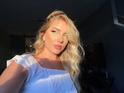 karlierenee OnlyFans picture