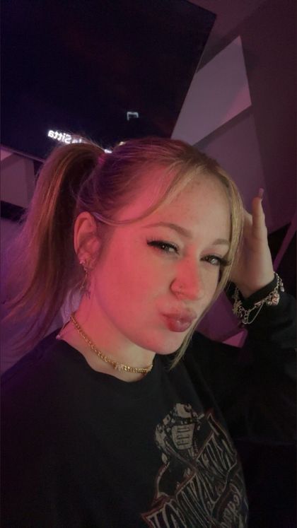 taylivess OnlyFans picture