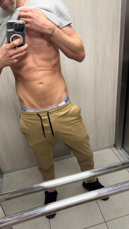 bigcocklyon OnlyFans picture