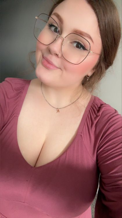 curvykatlux OnlyFans picture