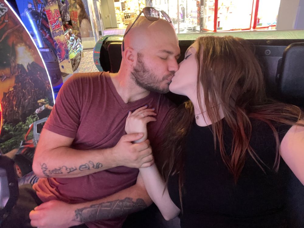 knaughtycouple.vip OnlyFans profile picture