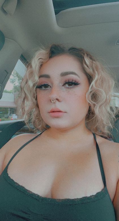 thiccthighskyy OnlyFans picture