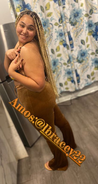 yellowluv OnlyFans picture