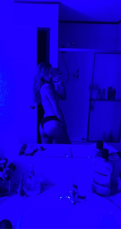 elinaxiana OnlyFans picture
