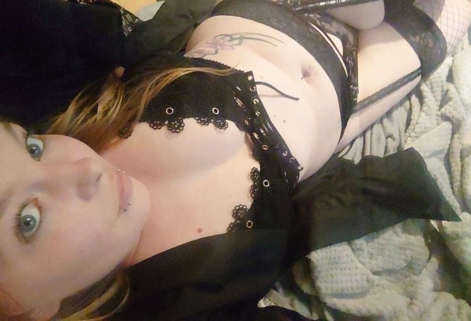 aprilxxx02 OnlyFans profile picture