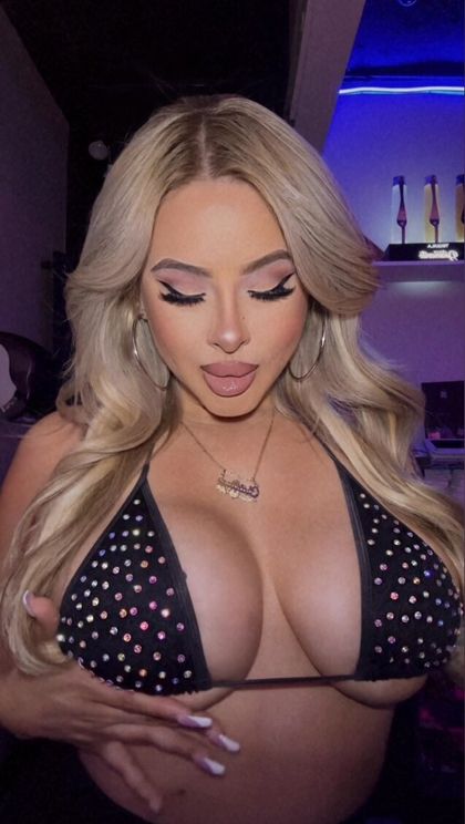 iluvxtinaaxo OnlyFans picture