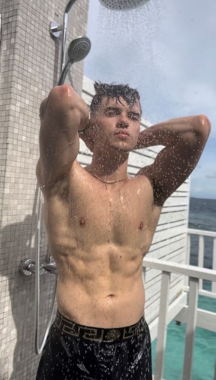 lewmfit OnlyFans picture