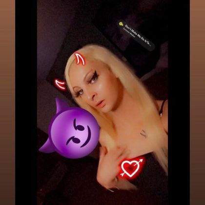 simonelovelee OnlyFans picture