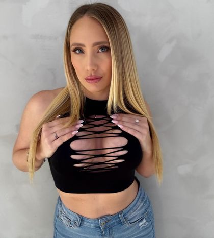 femdomqueenaj OnlyFans picture