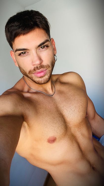 maxyesco1 OnlyFans picture