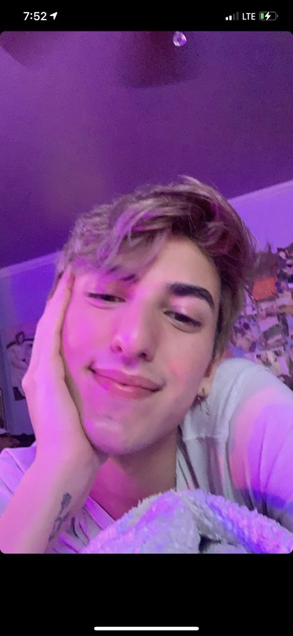 ezra.elliott OnlyFans picture