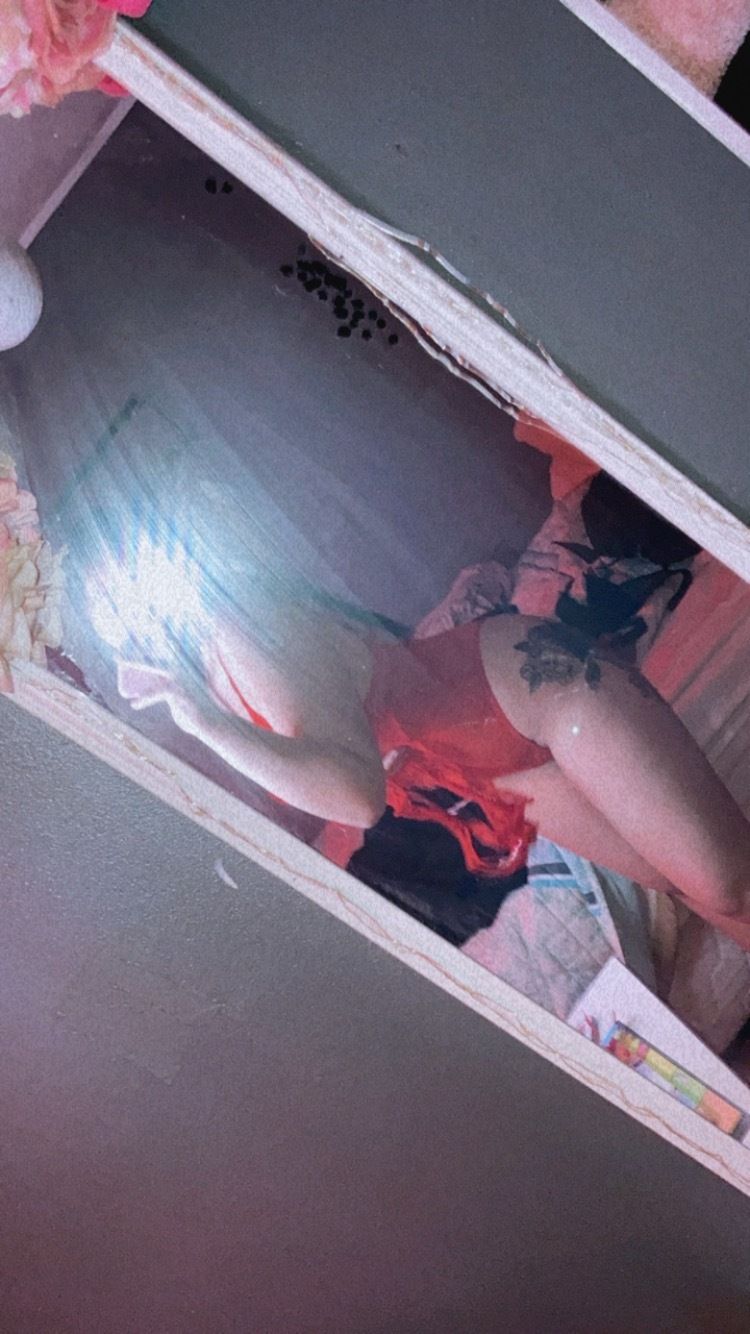 y.cstnza OnlyFans profile picture