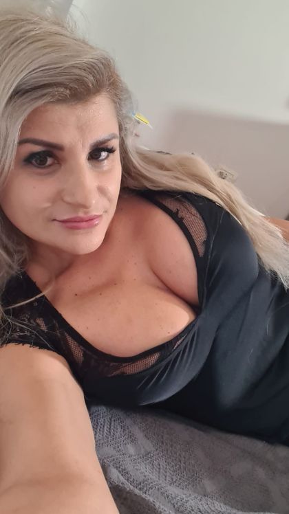 bustydaisie OnlyFans picture