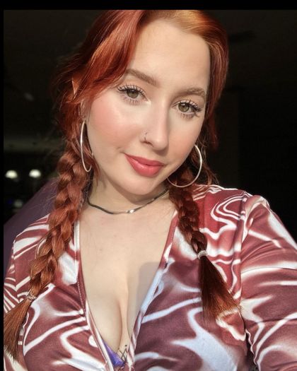 sweetredx OnlyFans picture