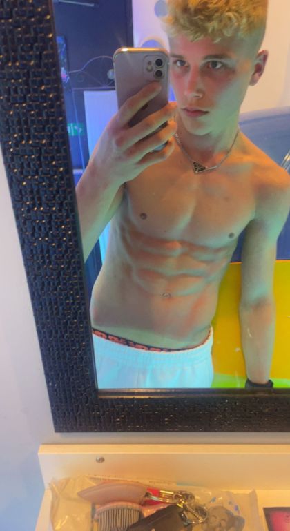 blondestud6969 OnlyFans picture