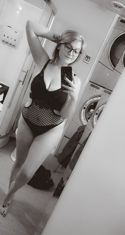 nsfwroxxyfoxx OnlyFans picture