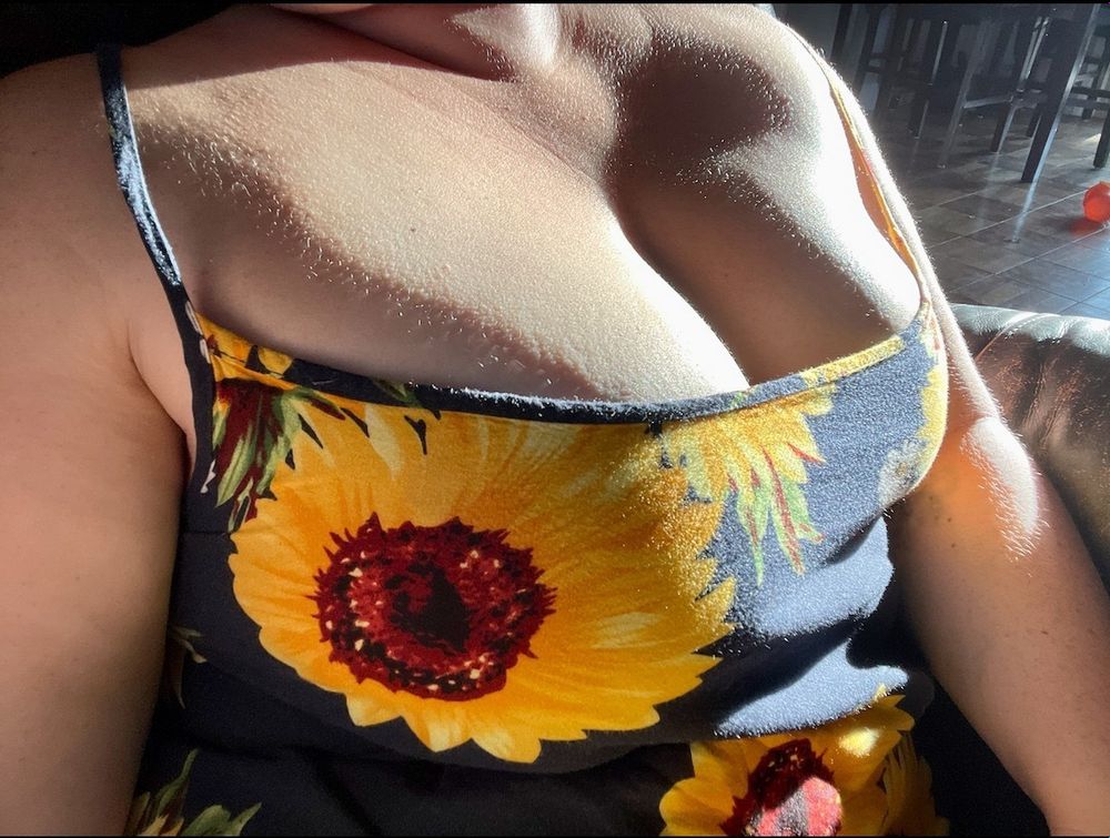almoststrait OnlyFans profile picture