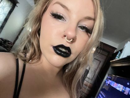 kittyxkia OnlyFans picture