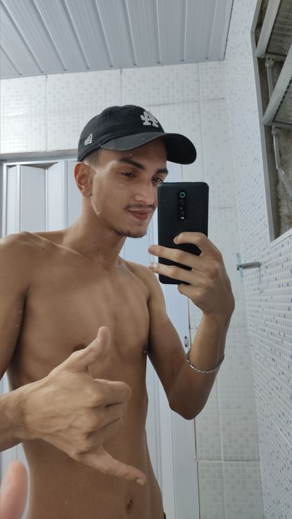 carlosplino OnlyFans picture